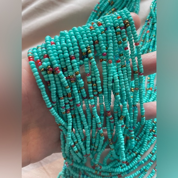 Stunning turquoise beaded necklace - Picture 2 of 3